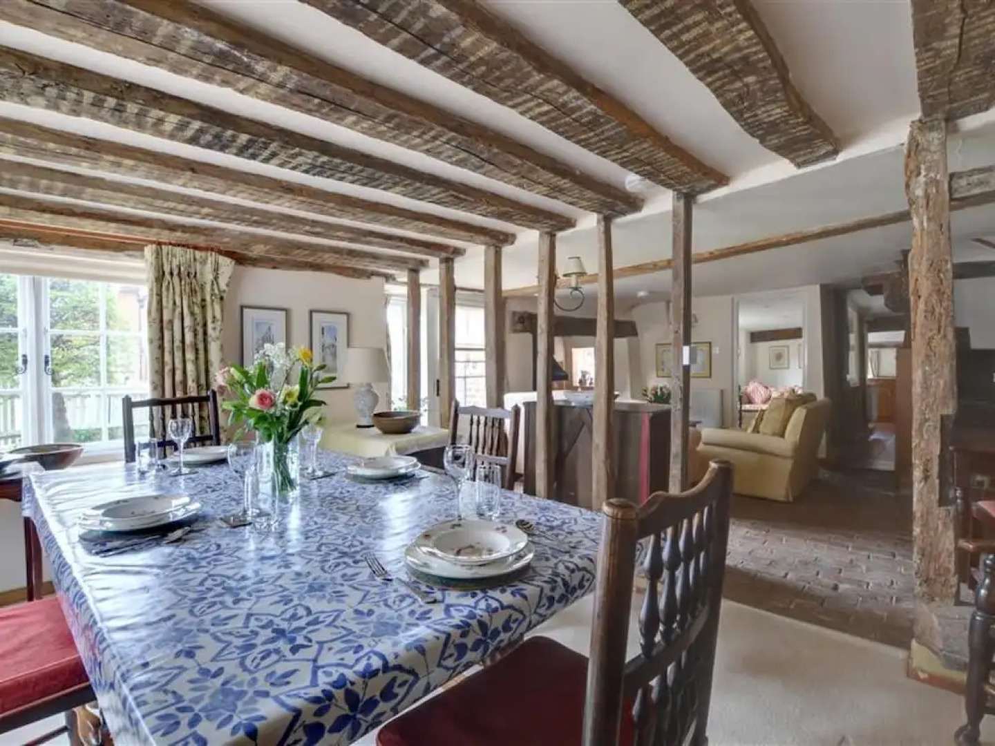 Spacious and Bright Accommodation Full of Original Beams and Antique Furniture