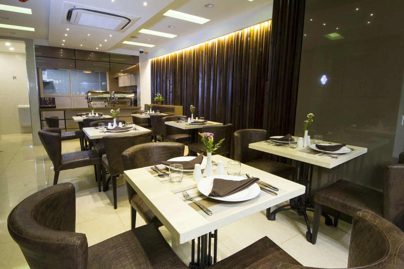 Laze by Somerset Inn