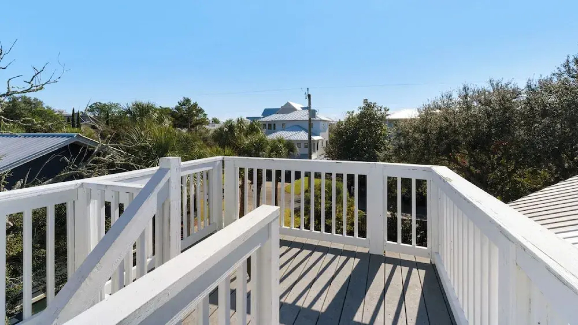 Your Ideal Beach Getaway With Private Pool, Game Room and Close to Beach!