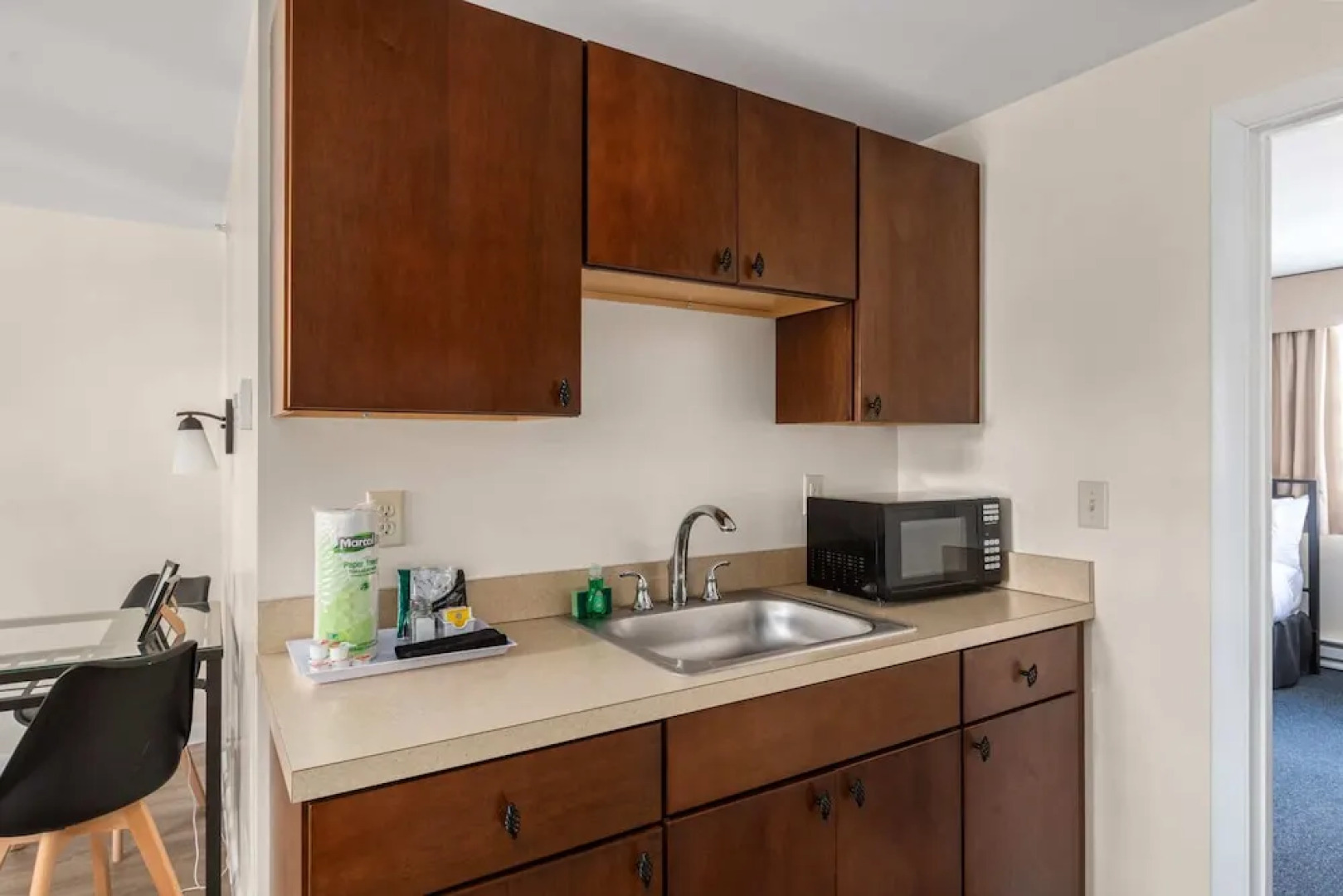 Beverly Garden Suites