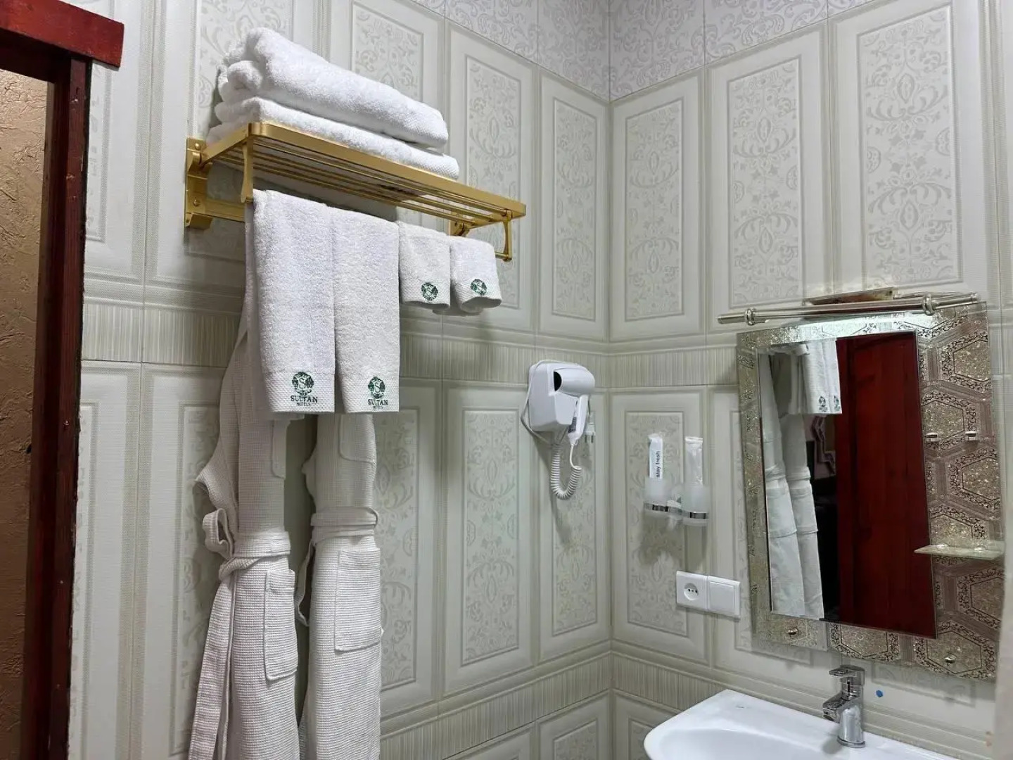 Sultan Kyzyl-Kia (Султан Кызыл-Кия)