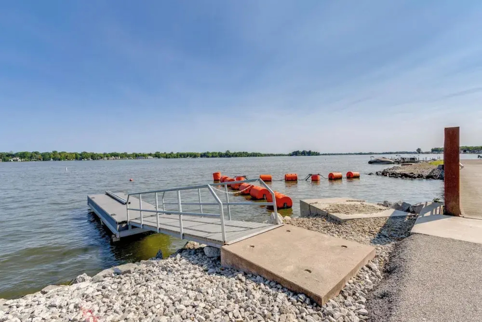 Steps to Buckeye Lake: Family-friendly Home