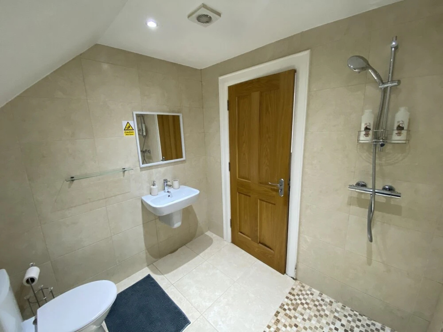 Rostrevor Valley Holiday Park- En-suite Rooms with Hot tub and Private Car Service