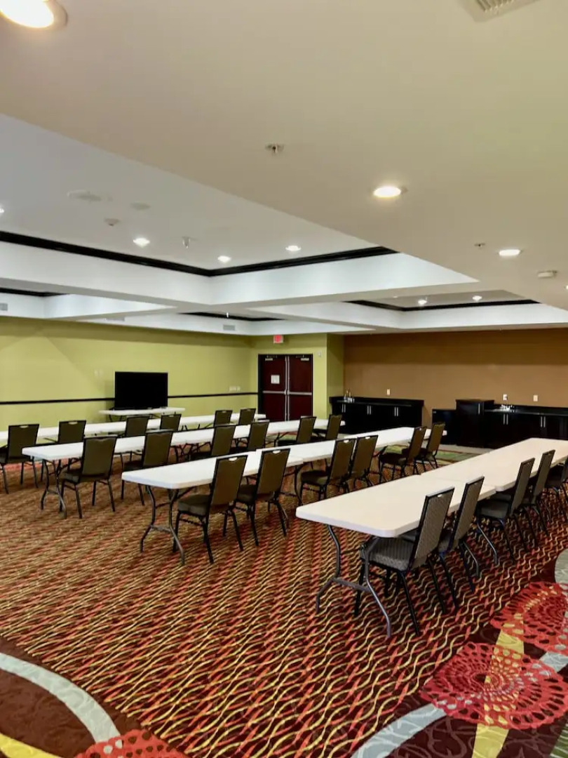 Holiday Inn Express & Suites Alva