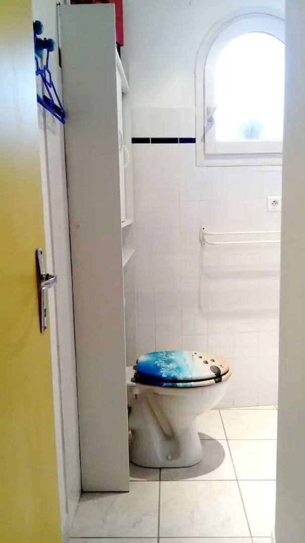 House With one Bedroom in Pujaut, With Wonderful Mountain View, Furnis