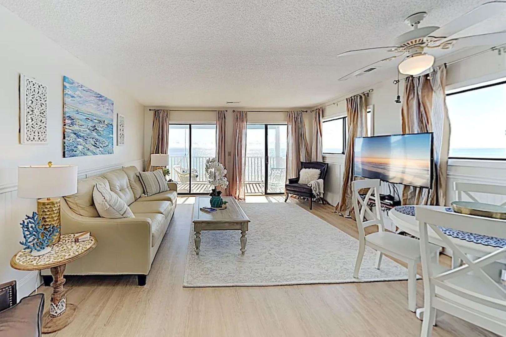 New Listing! Oceanfront W/ Balcony & Pool 1 Bedroom Condo