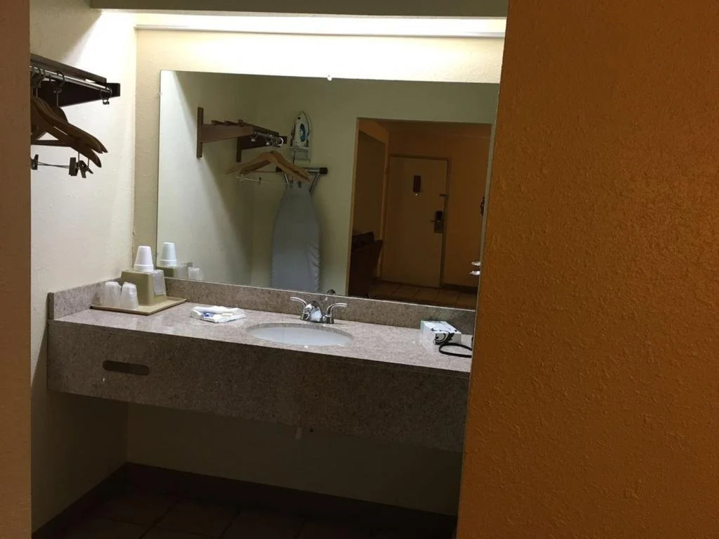 Excellent Inn & Suites