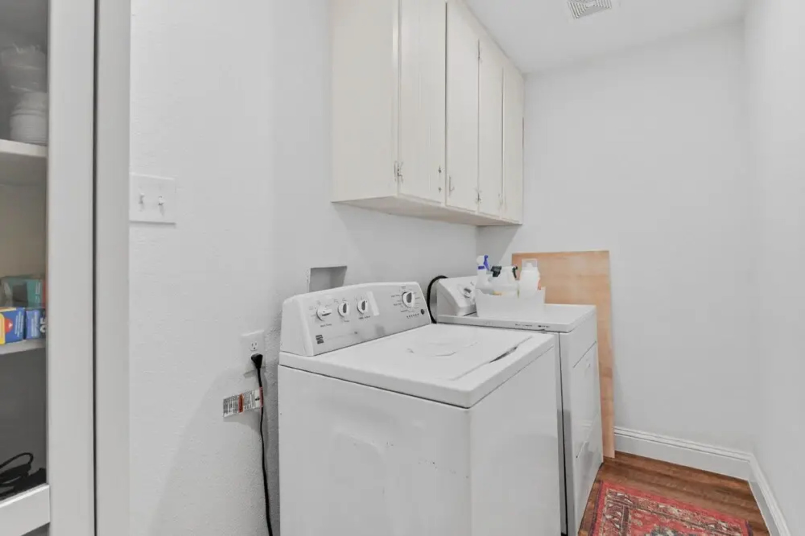 Cozy Spacious Allergy Friendly Retreat - 4BR