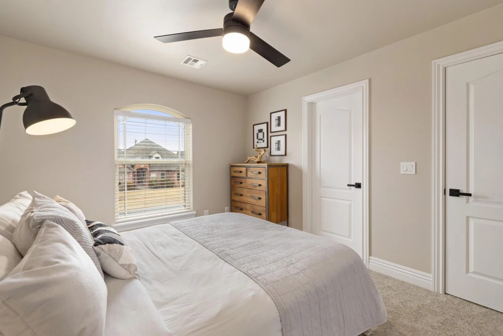 The Hearth House - Quiet Rogers Retreat - Newly Renovated