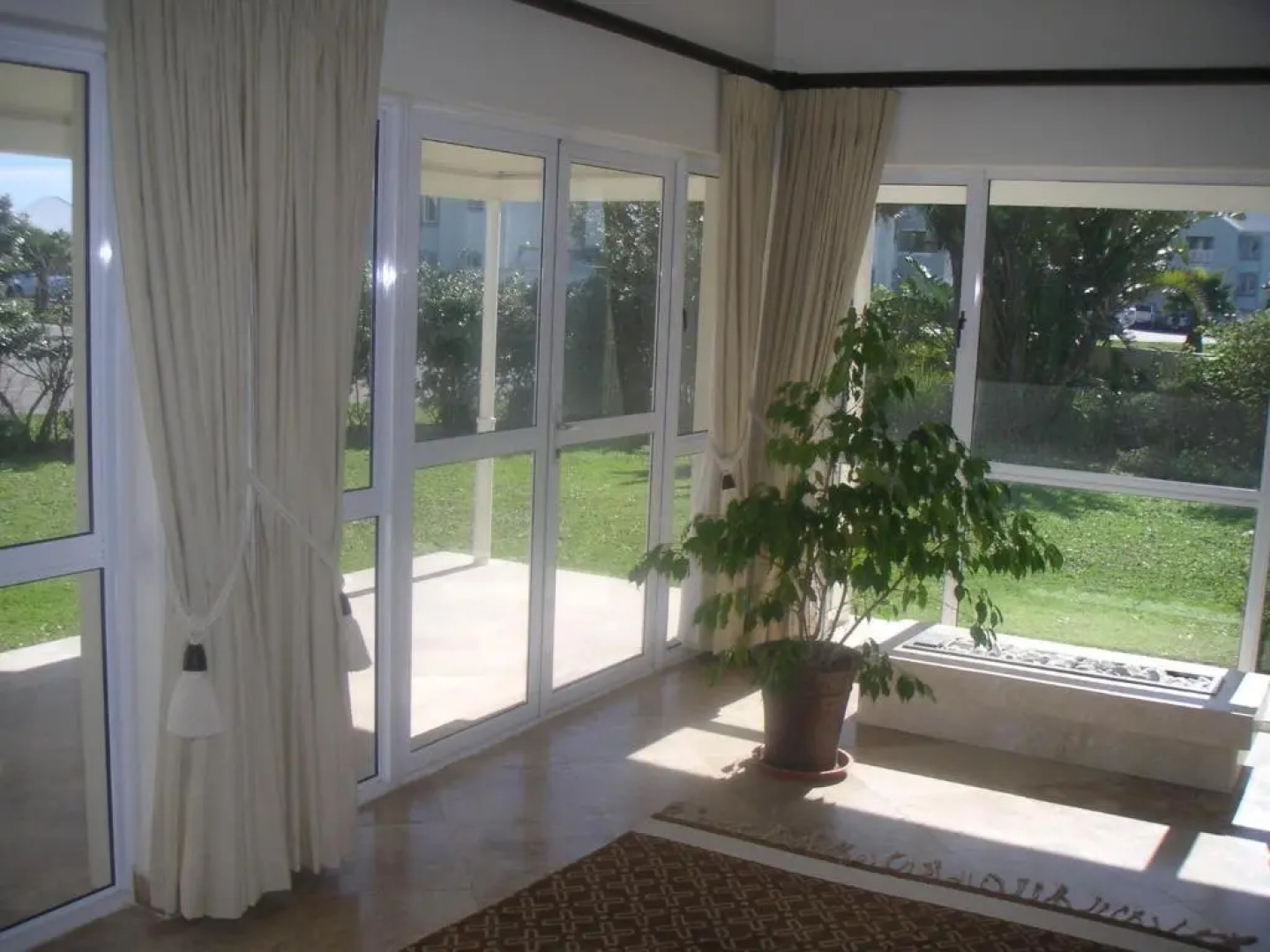 Waterside Living MM1404