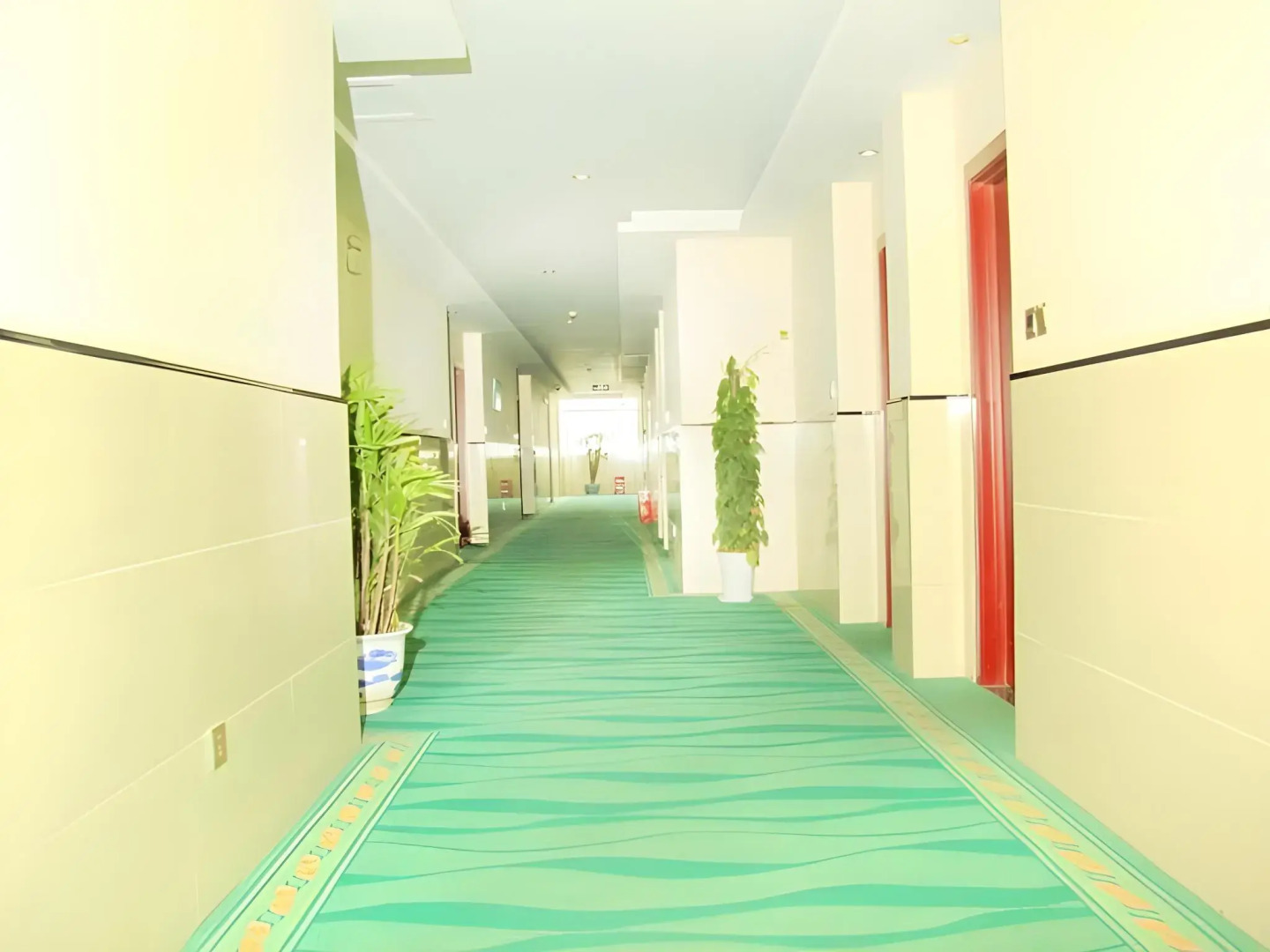 GreenTree Inn YangZhou West KaiFa Road Baolong Square Express Hotel