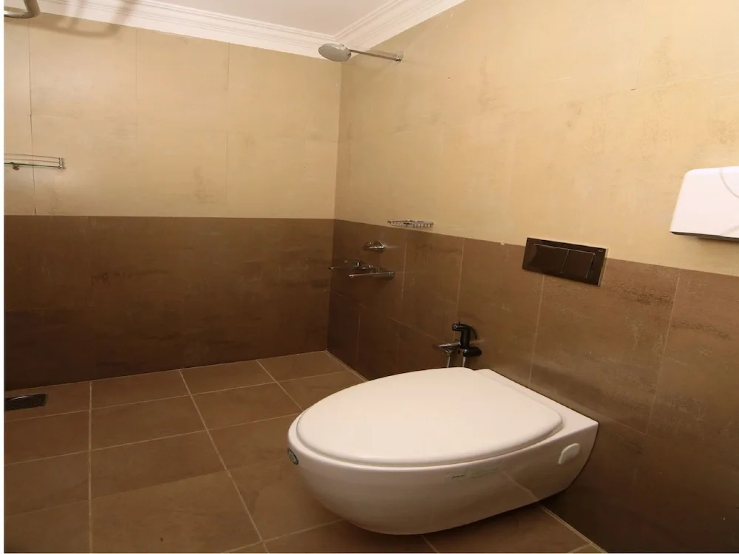 OYO 9348 Hotel Lonely Stay