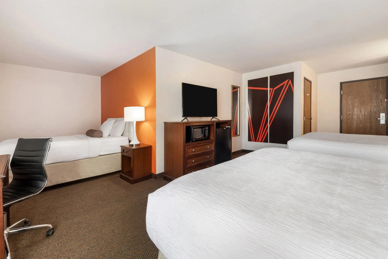 Howard Johnson Hotel & Suites by Wyndham Oacoma