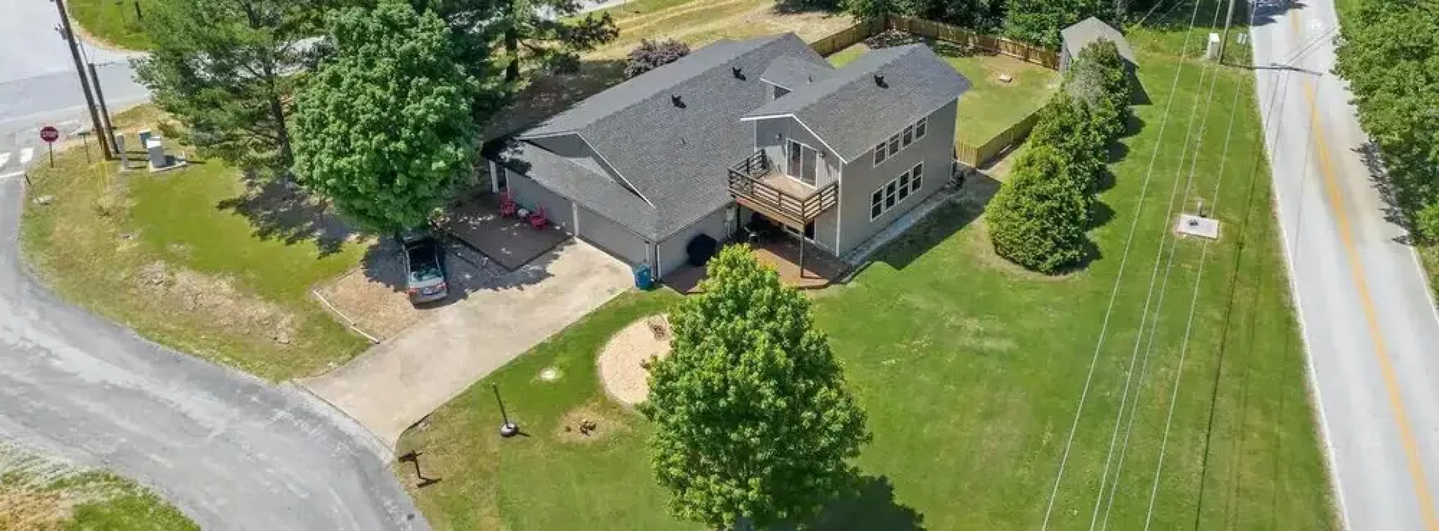 Tunnel Vision Trail Home -8 Min From Lake Windsor! 4 Bedroom Home by Redawning