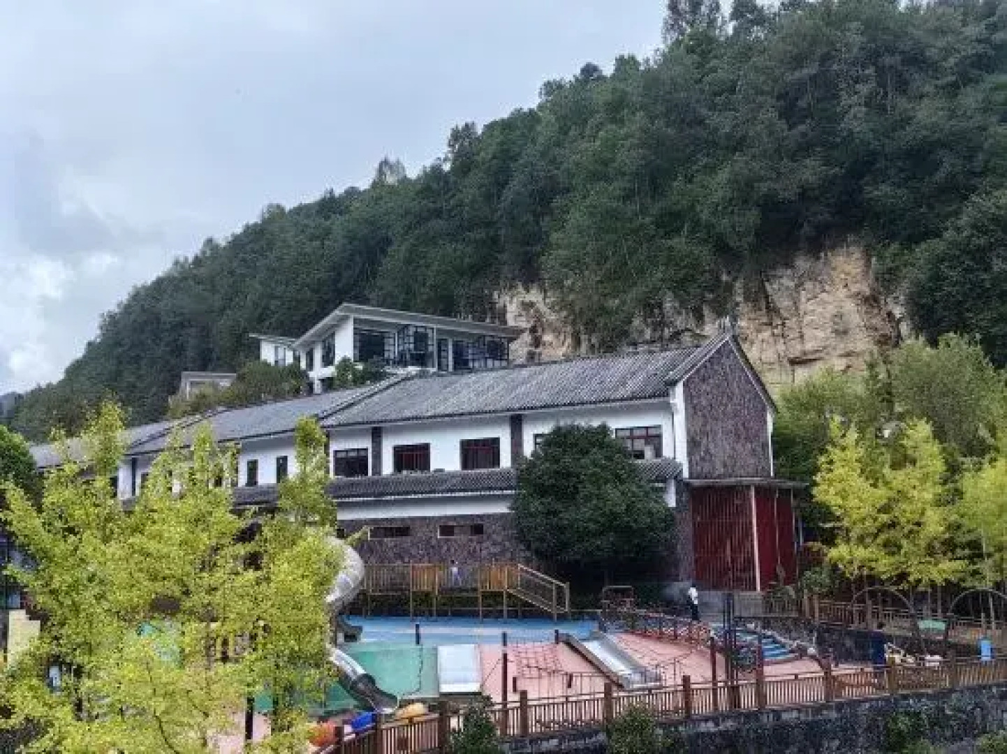 Tengchong Daoqi Panoramic Hot Spring Homestay