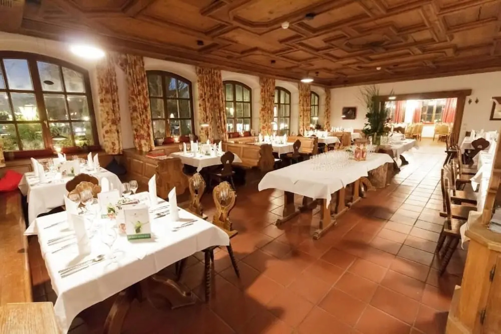 Alter Wirt GmbH in Grünwald