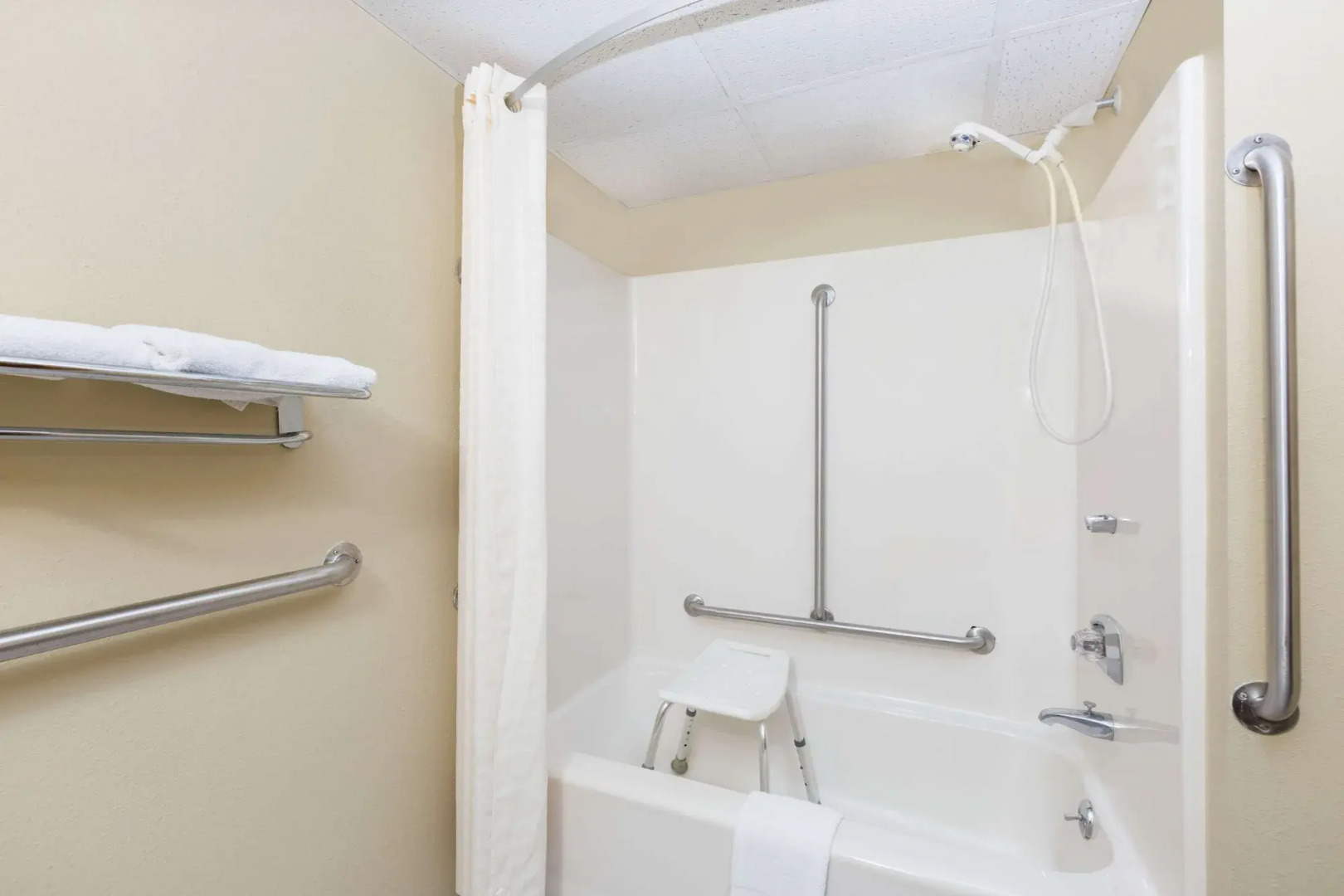 Western Inn & Suites