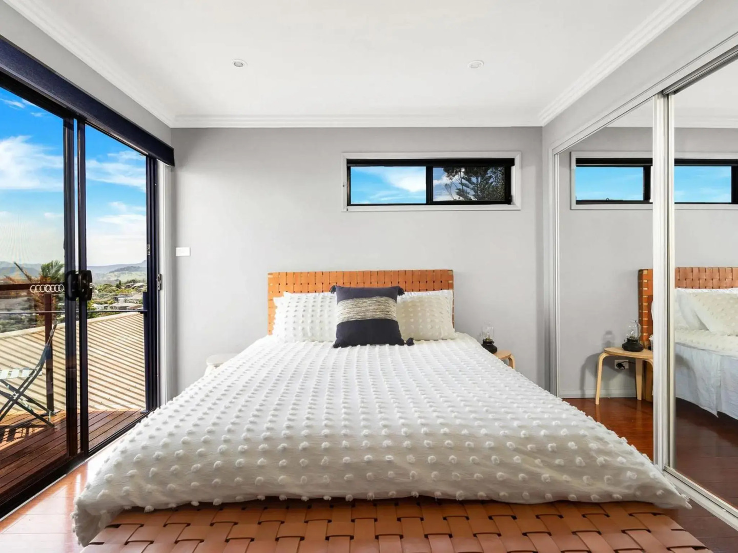 HALCYON Gerroa 4pm Check Out Sundays except Peak season