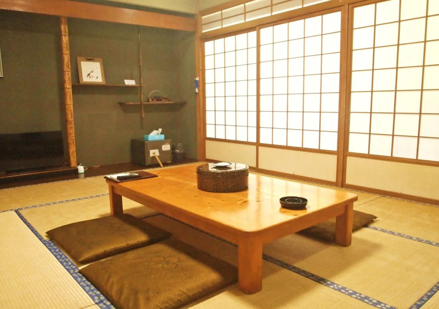 Kokumin Shukusha Furuiwayaso