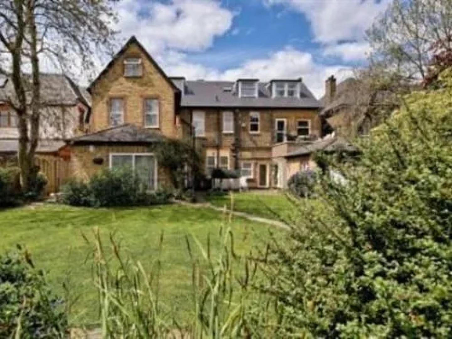 Glenthurston Apartments