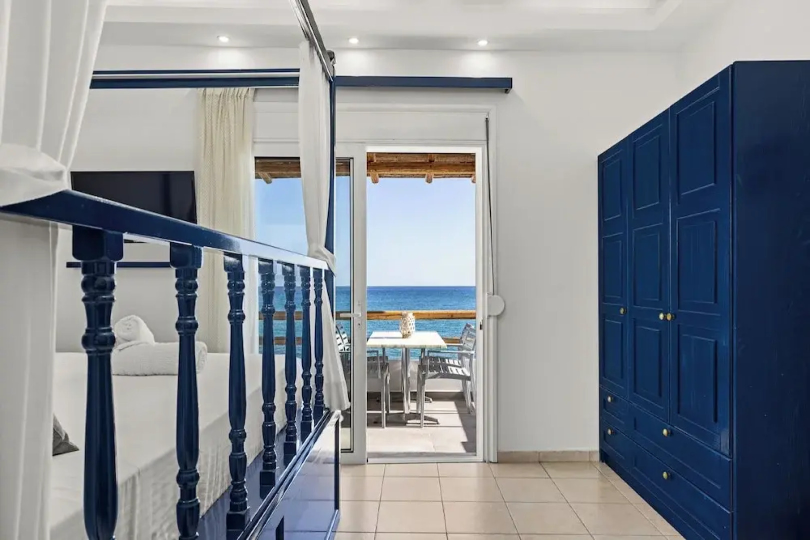 ammos stegna studios