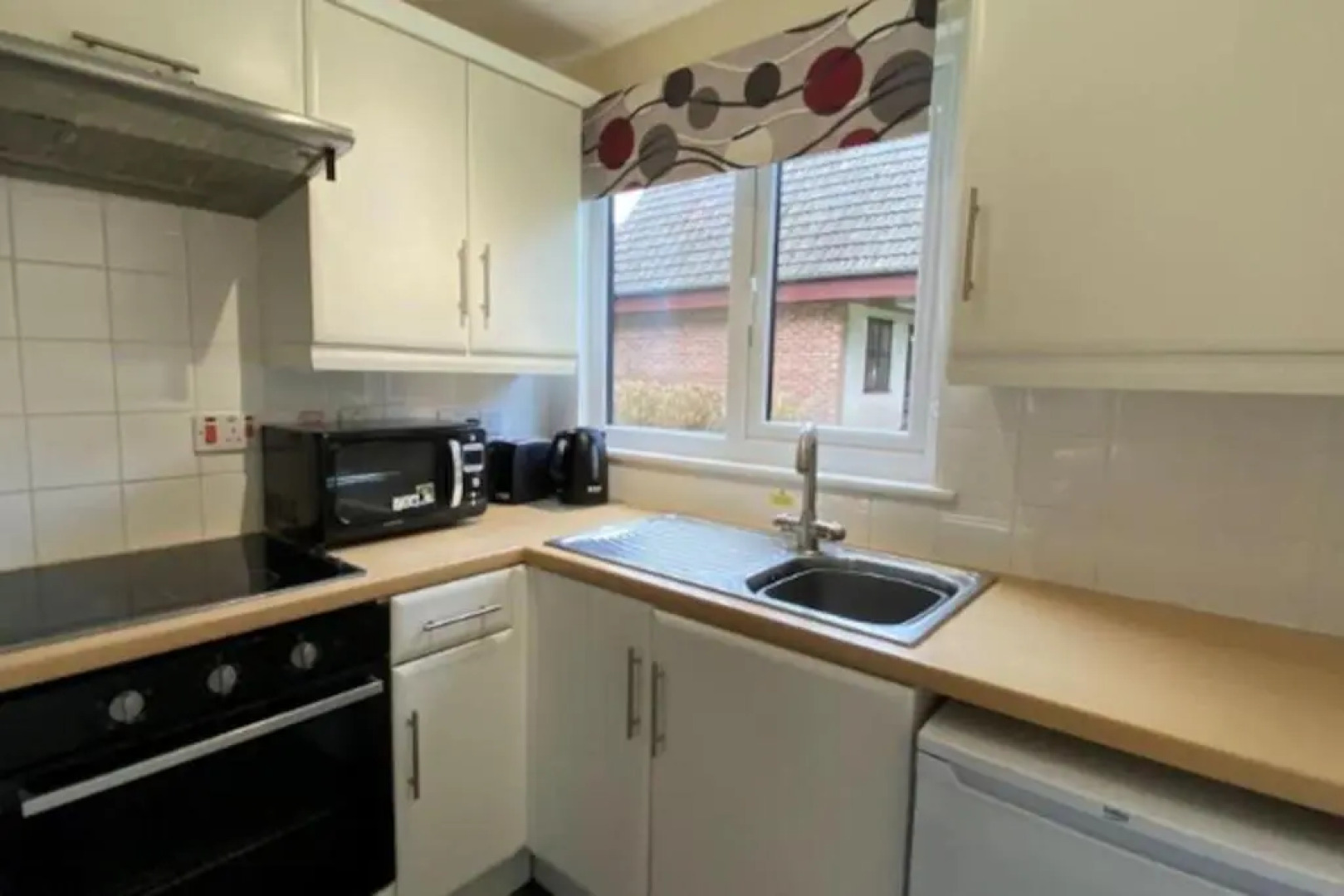 Trevithick Cottage Sleeps 6, Dog Friendly, Parking