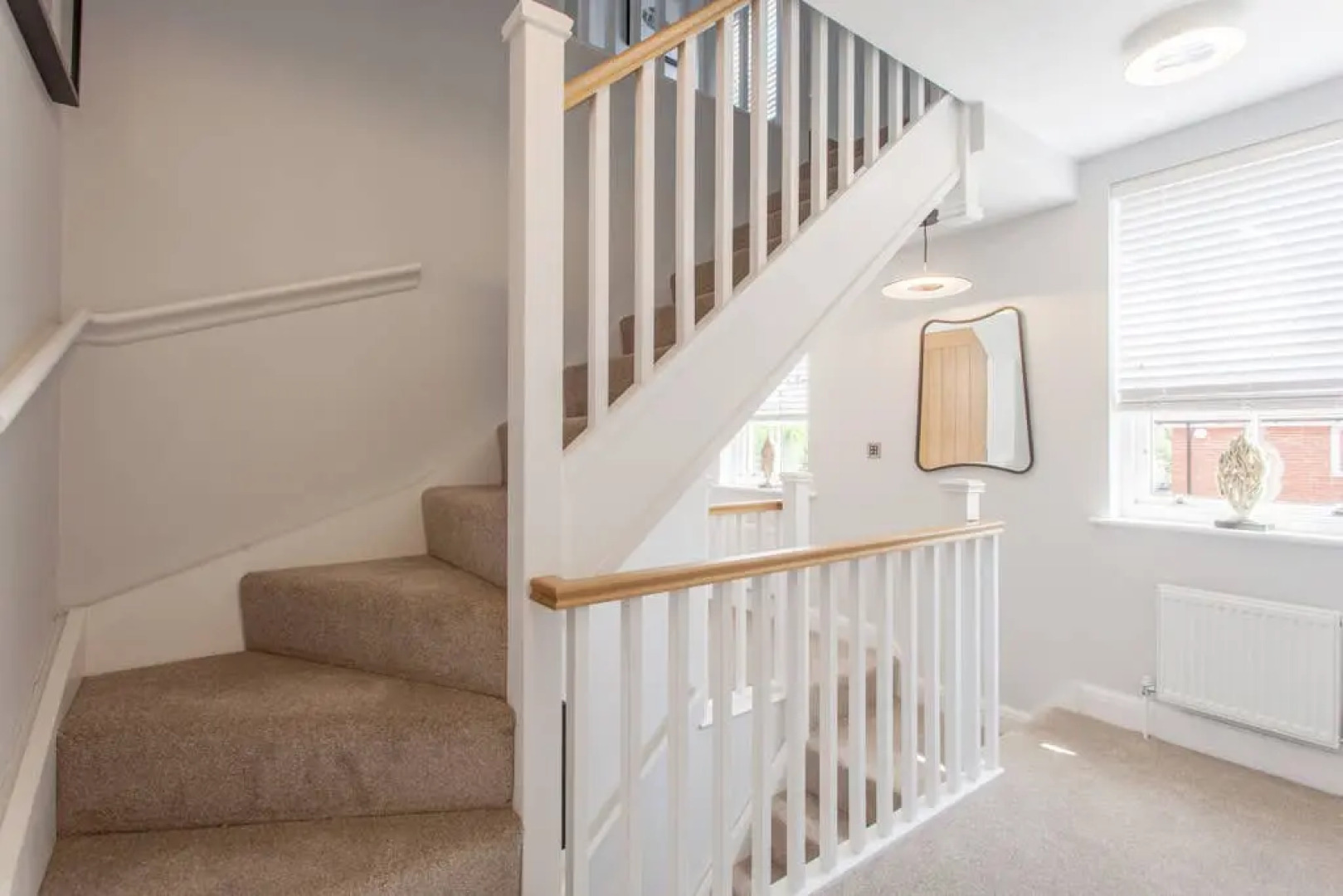 Chic & Luxurious Townhouse - Central Marlow