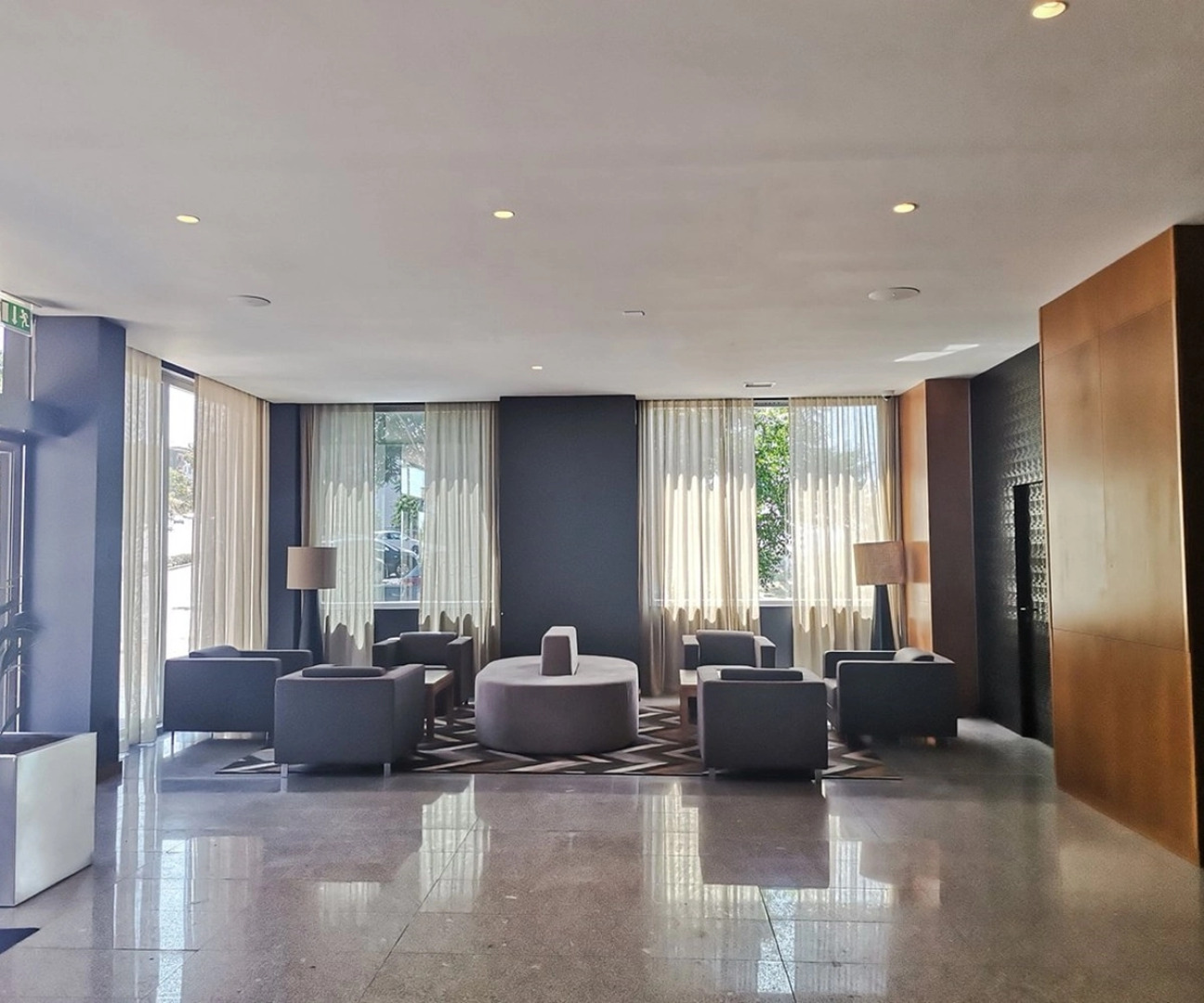 Отель Versatile