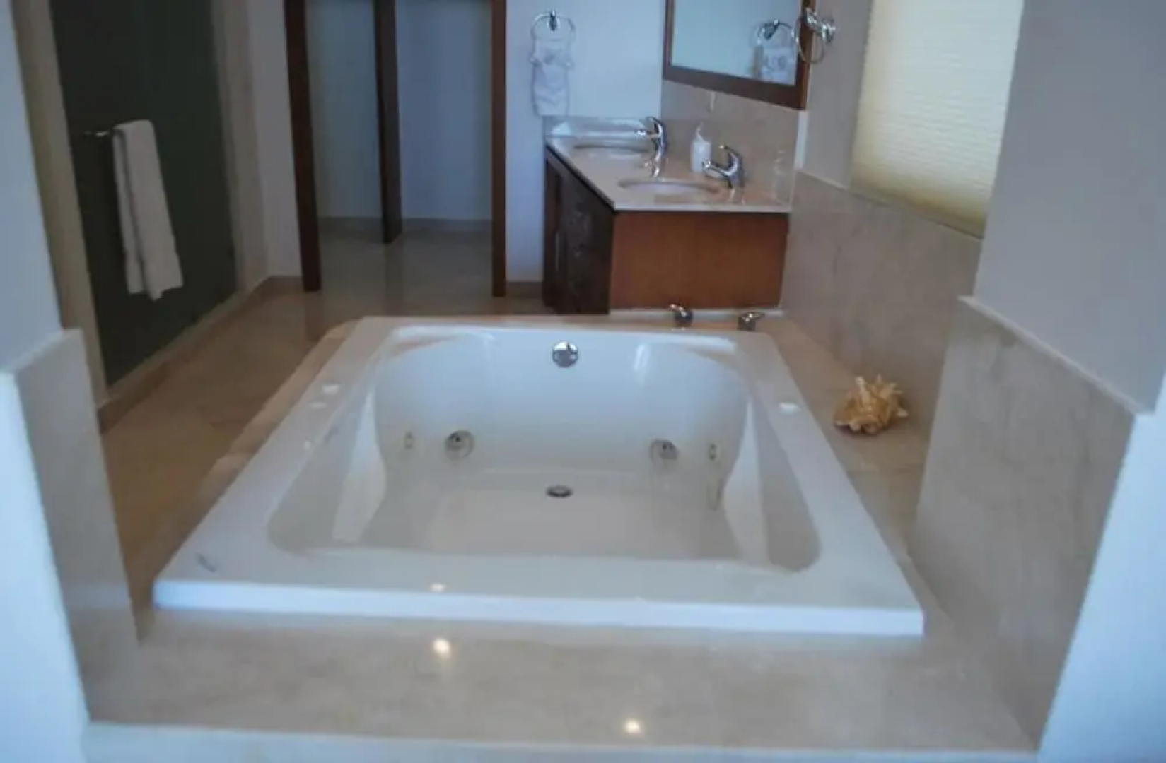 Luna Blanca 0203 -2BR by Kivoya