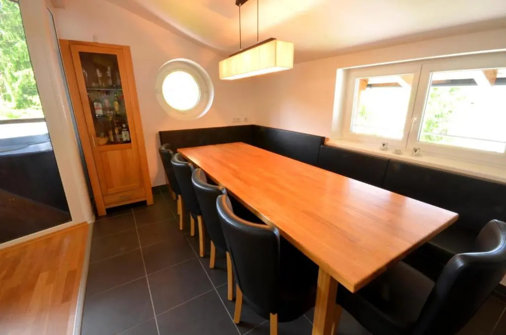 Penthouse Cooper by Alpen Apartments