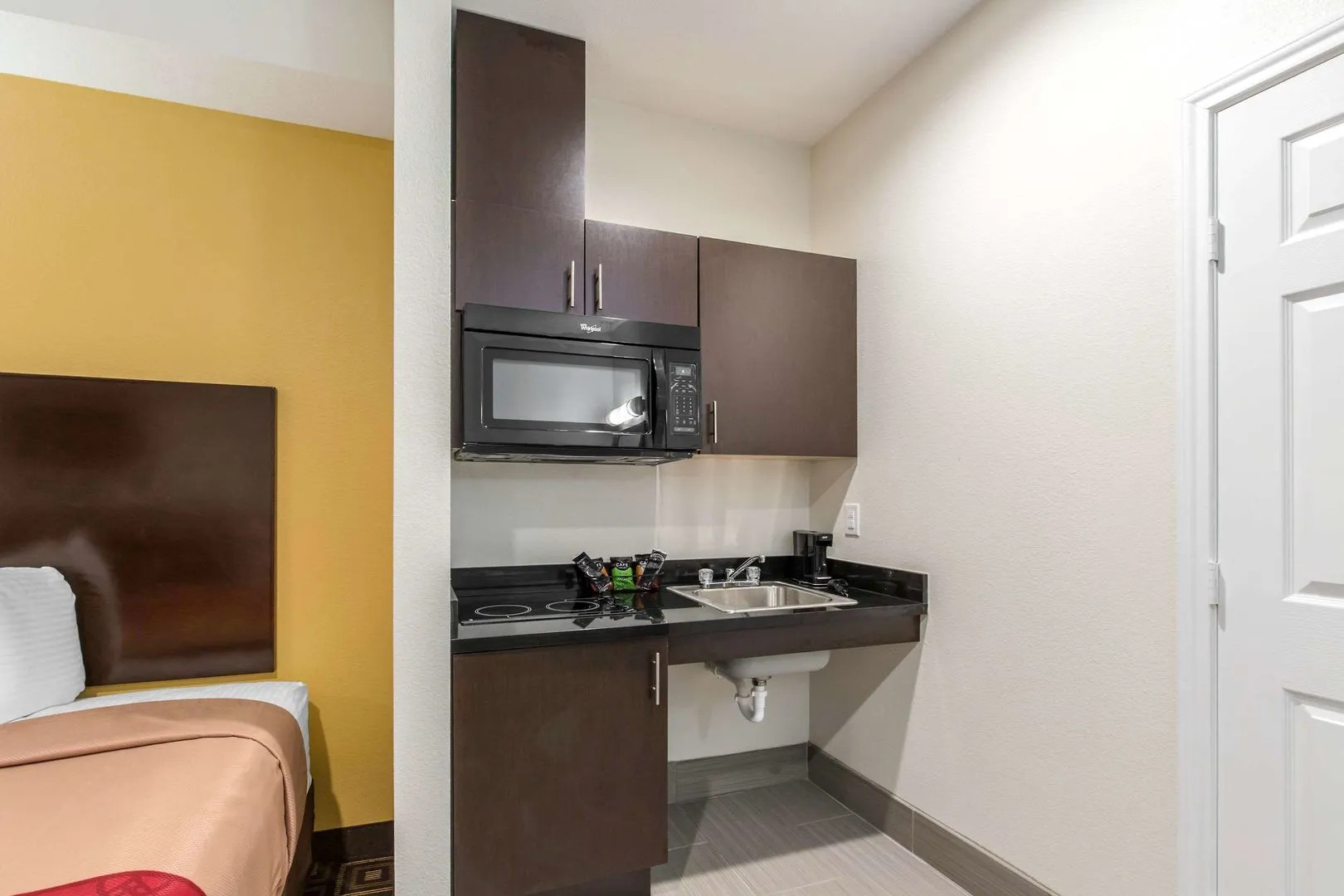 Scottish Inns & Suites