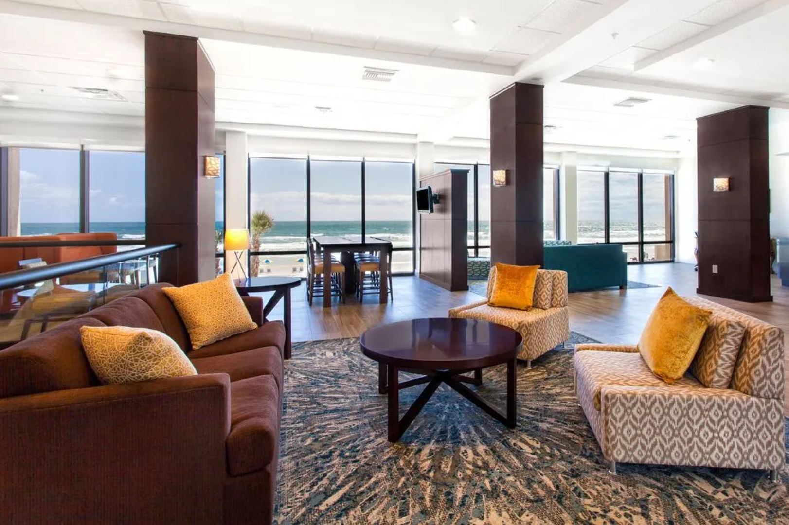 Holiday Inn Express Hotel & Suites Oceanfront Daytona Beach Shor