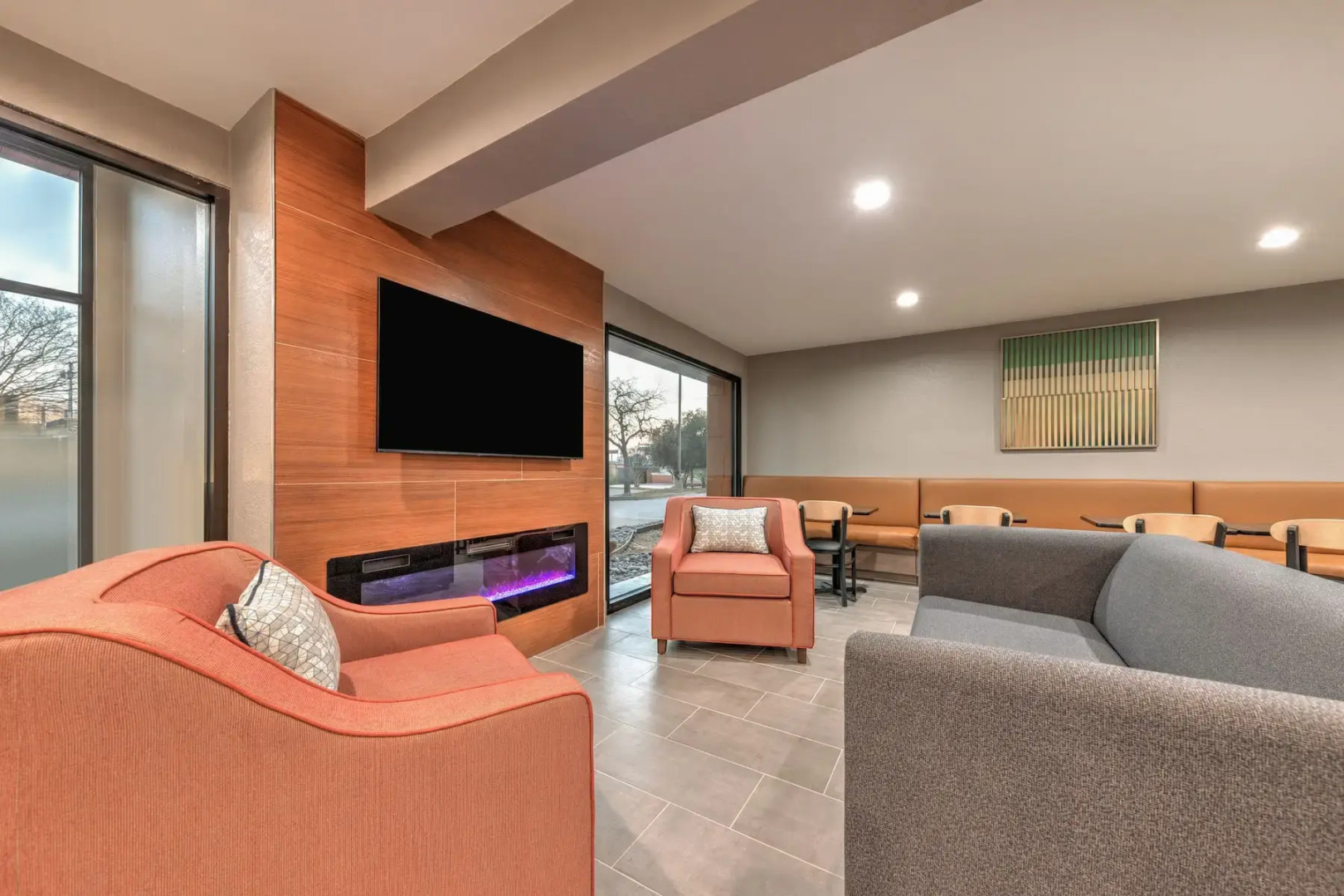 Hawthorn Extended Stay by Wyndham Bedford / Dallas