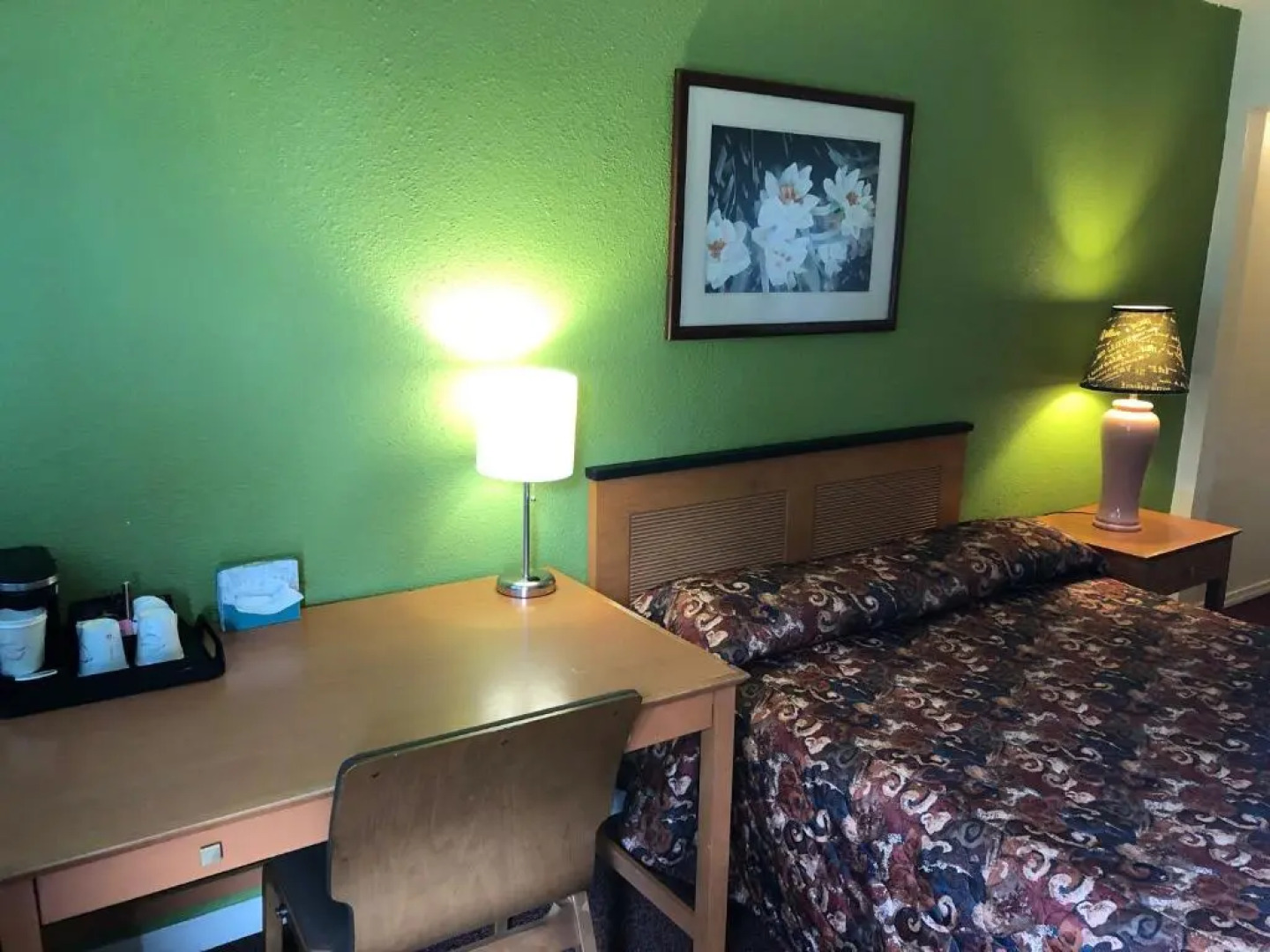 Lakeshore Inn Water Front