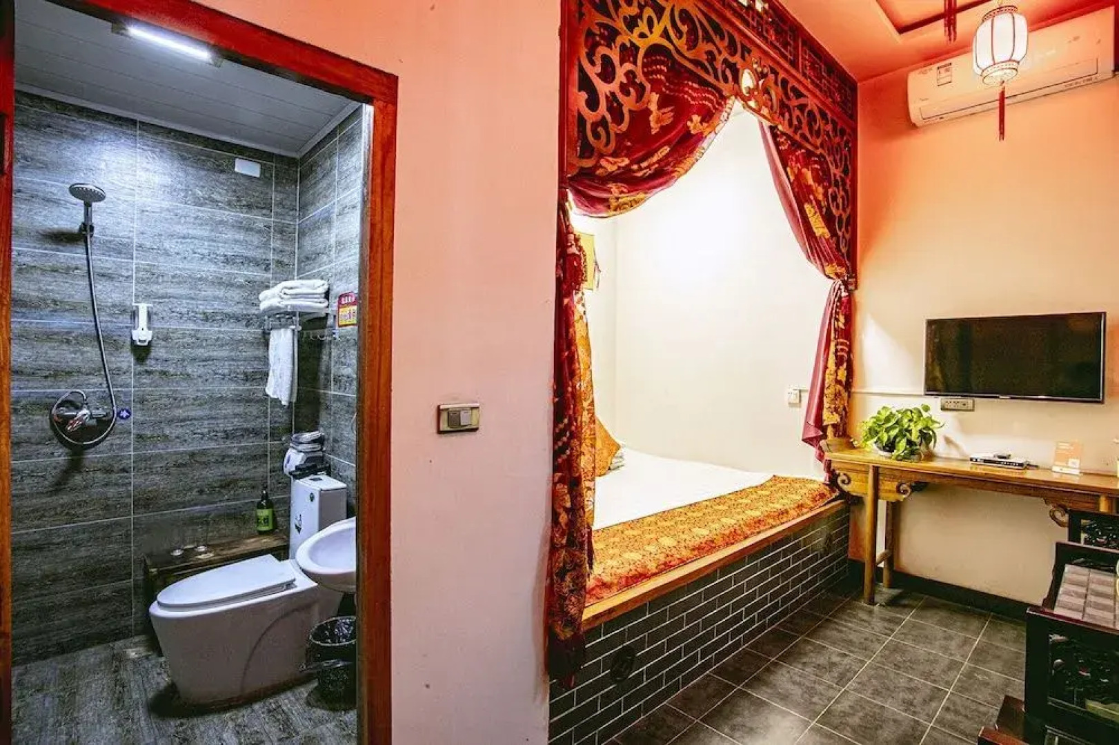 Pingyao Ju Yuan Ge Inn