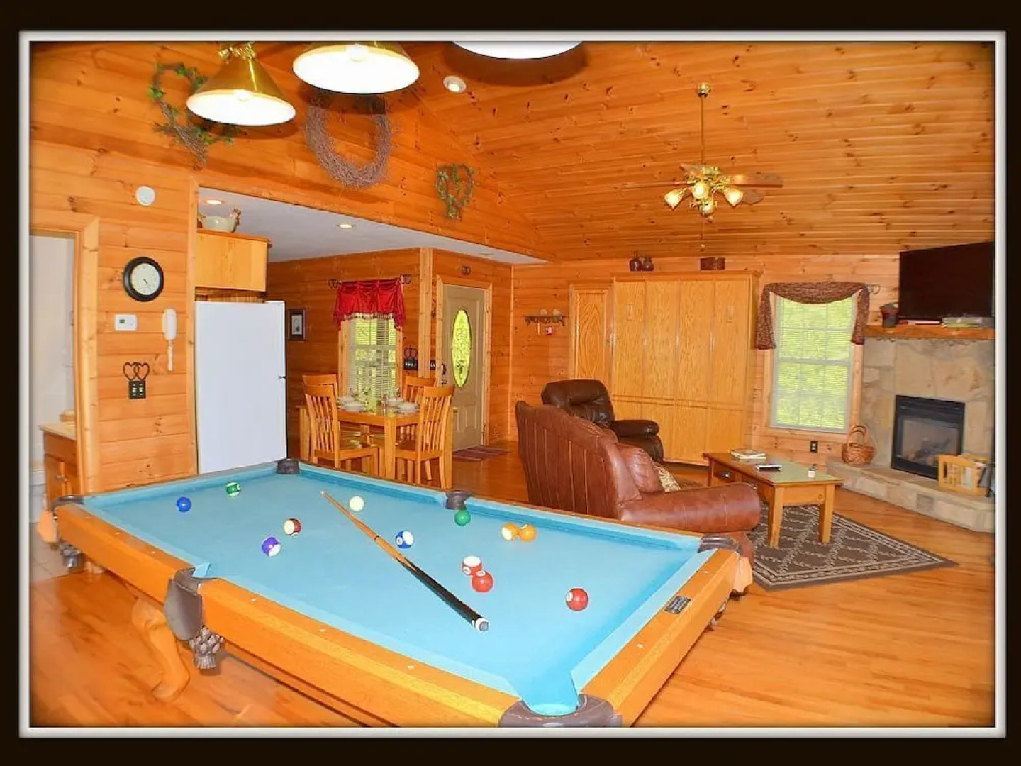 Amore Mountain Retreat - 1 Br cabin by RedAwning