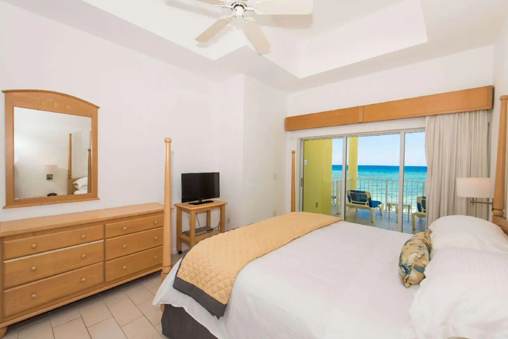 All-Inclusive - Wyndham Reef Resort Grand Cayman