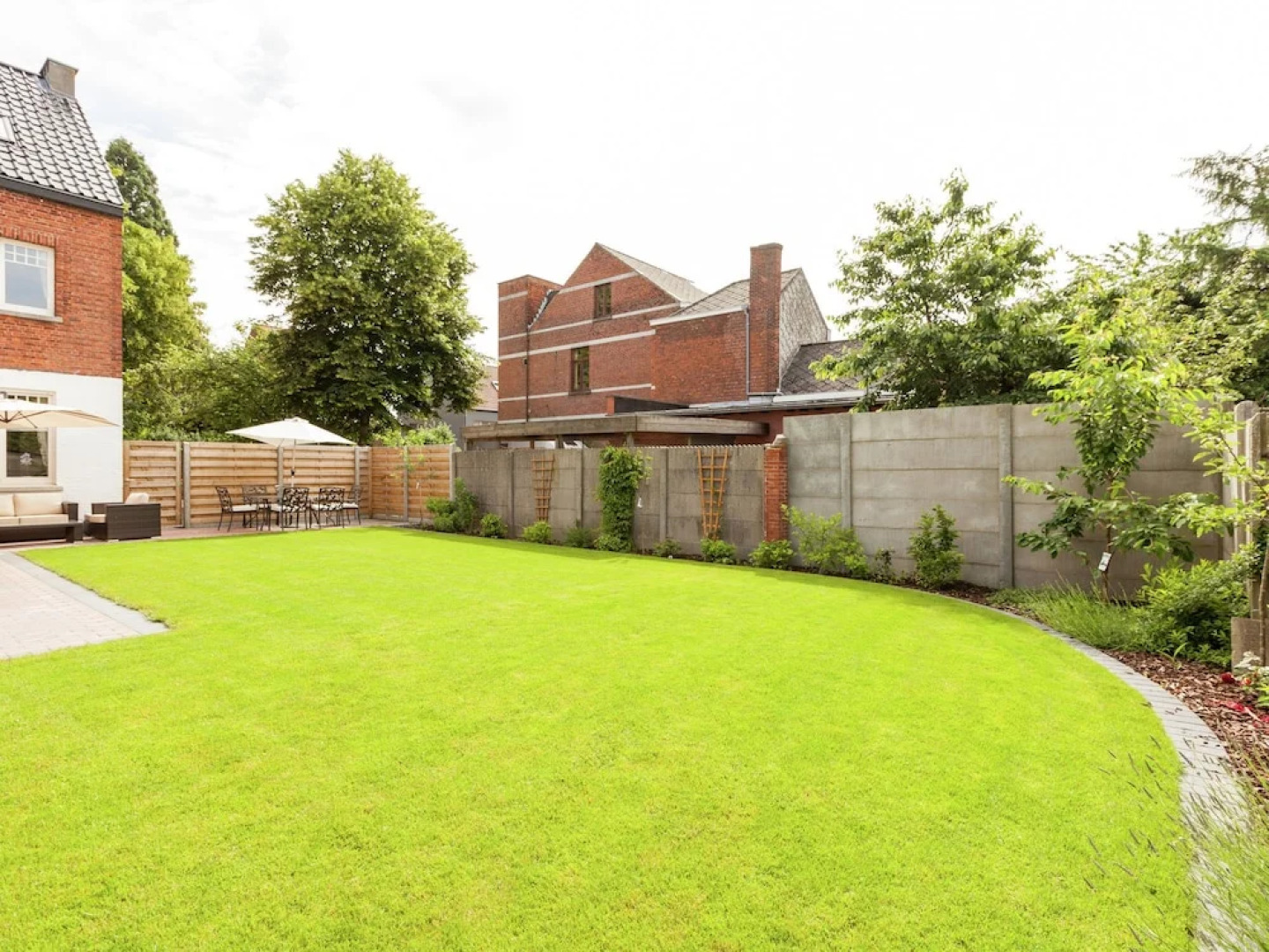 Alluring Holiday Home in Mol With Fenced Garden and Barbecue