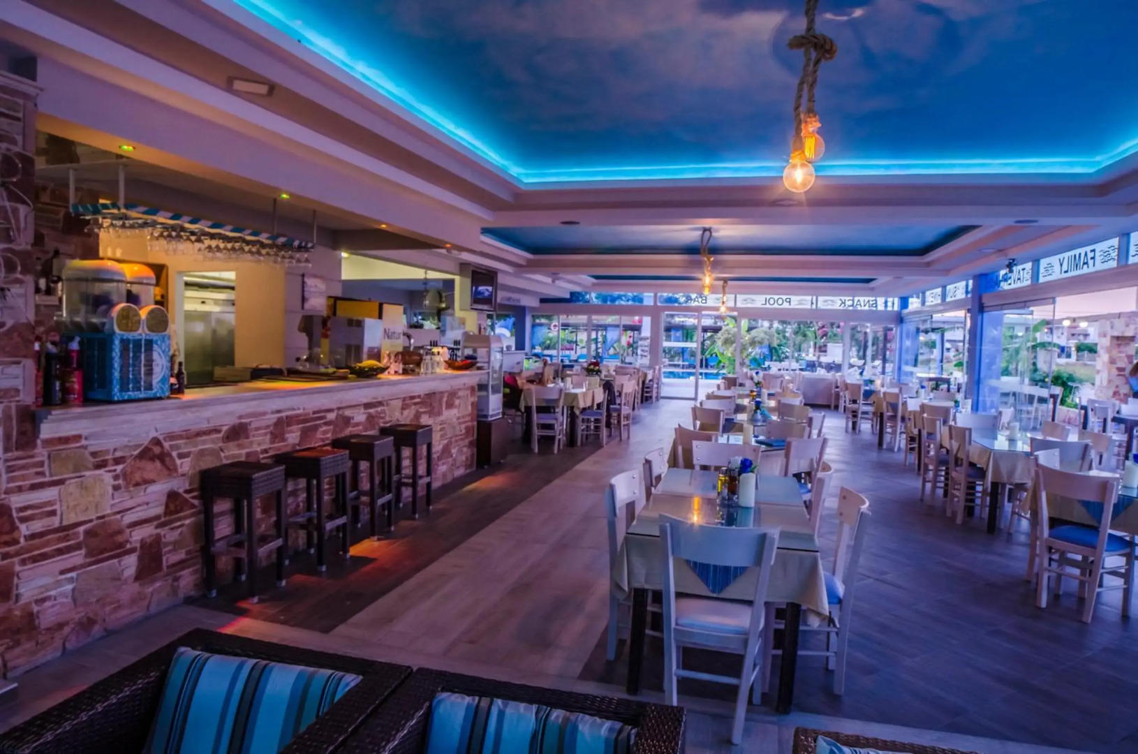 Sunshine Hotel and Apartments