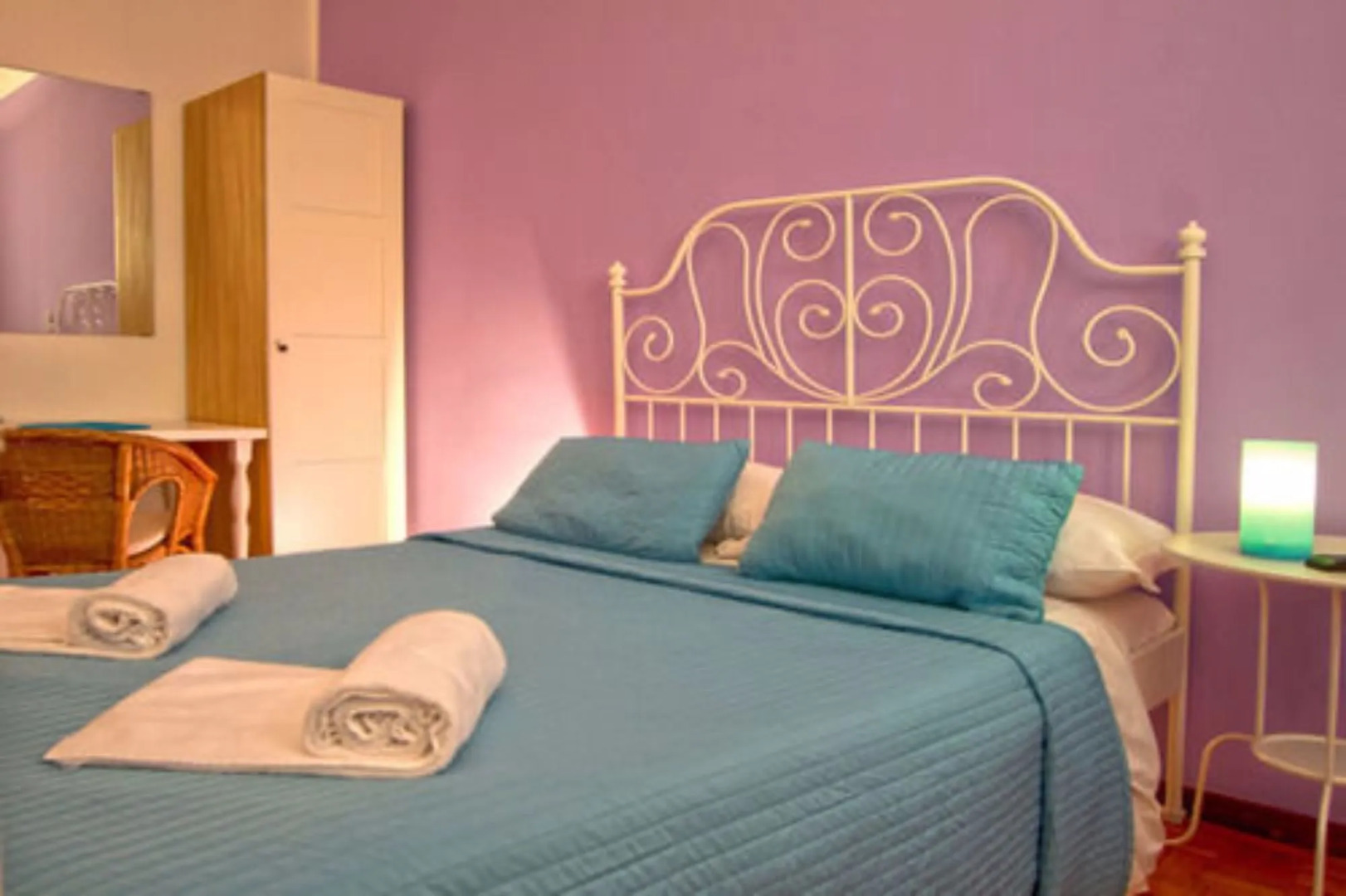 B&B I Am Here Central Station