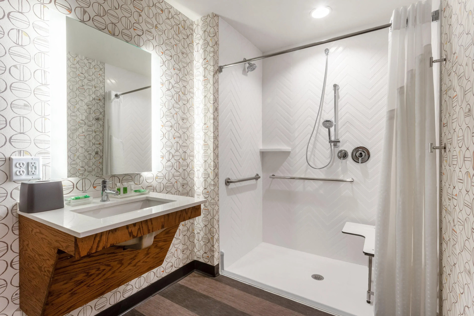 Holiday Inn & Suites Cedar Falls - Waterloo Event Ctr by IHG