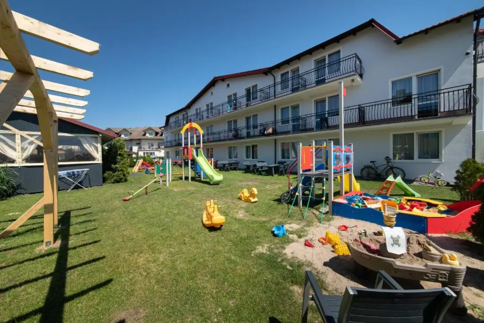 Dworek Karwia Wiosenna 8