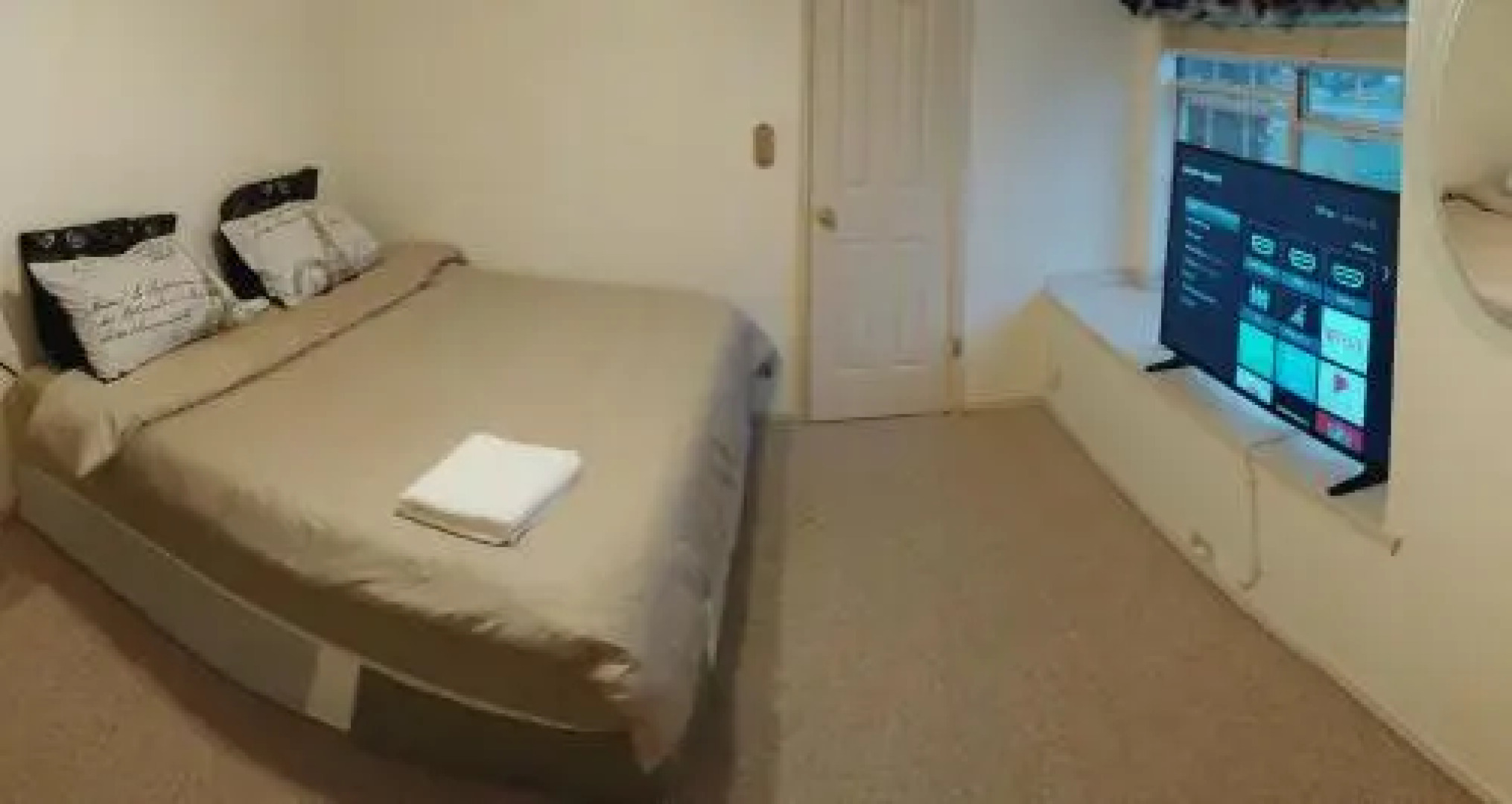 Cheap Private Room In a House