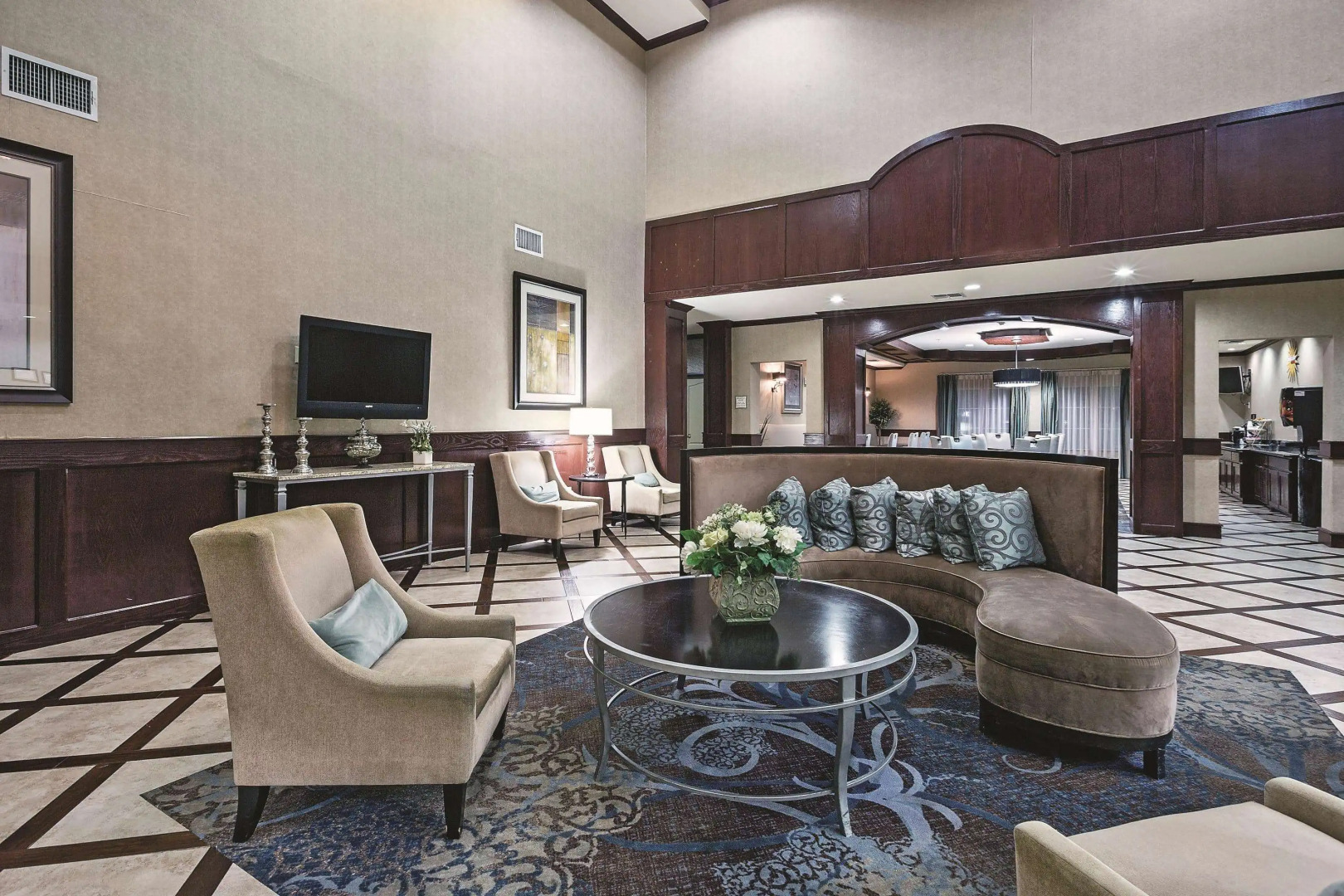 La Quinta Inn & Suites by Wyndham DFW Airport West - Euless