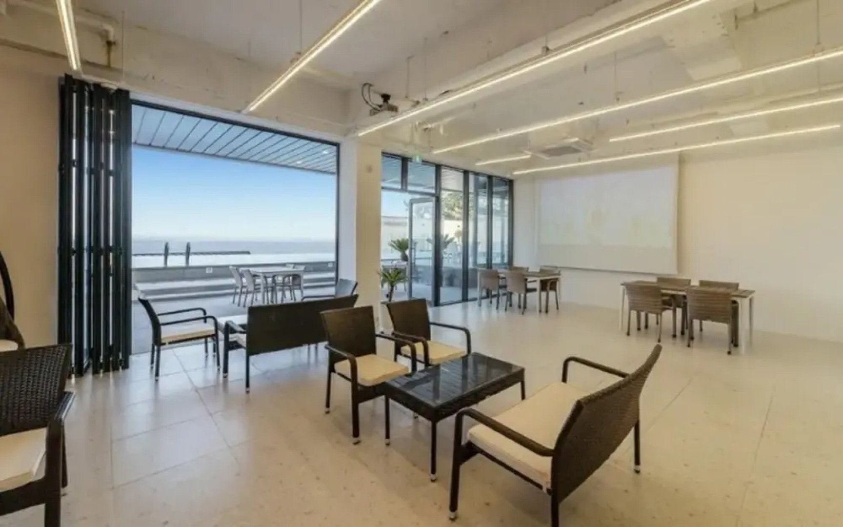 Pohang Red House Ocean Hills Pension