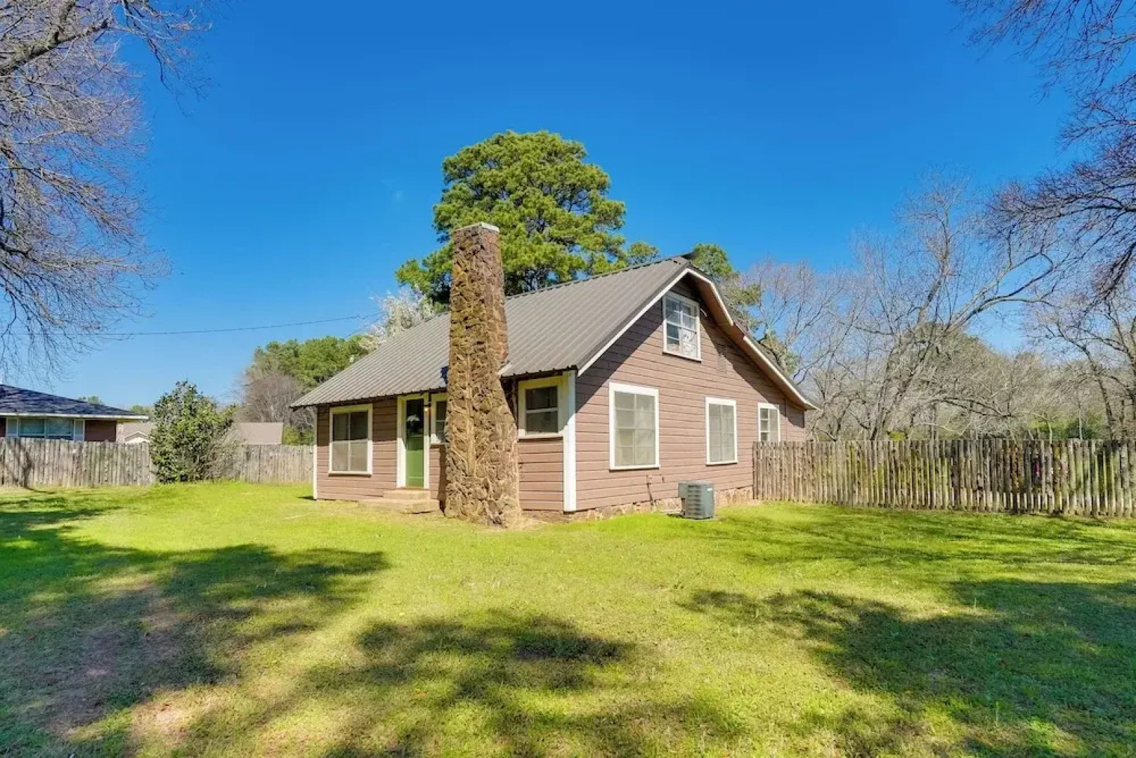 Rusk Retreat w/ Fire Pit, Grill & Countryside View
