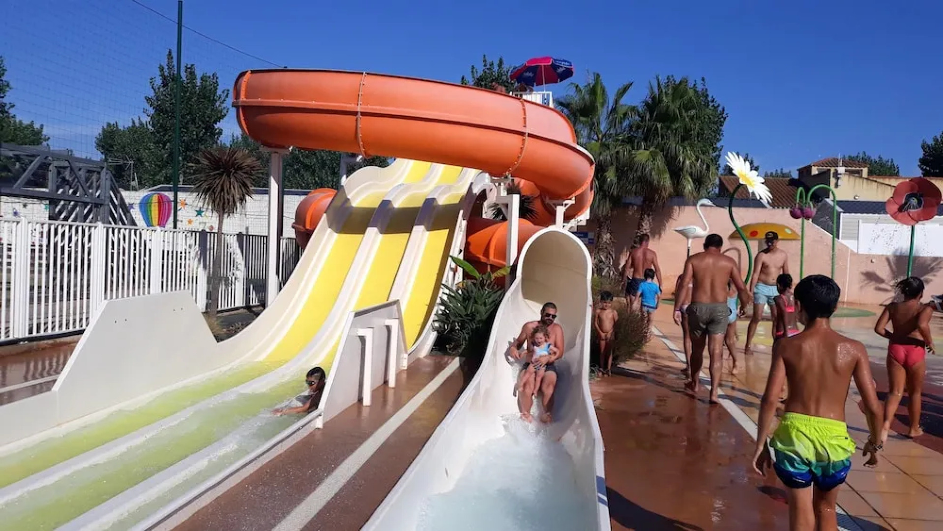 Bungalow With 2 Bedrooms in Valras-plage, With Shared Pool and Terrace - 200 m From the Beach