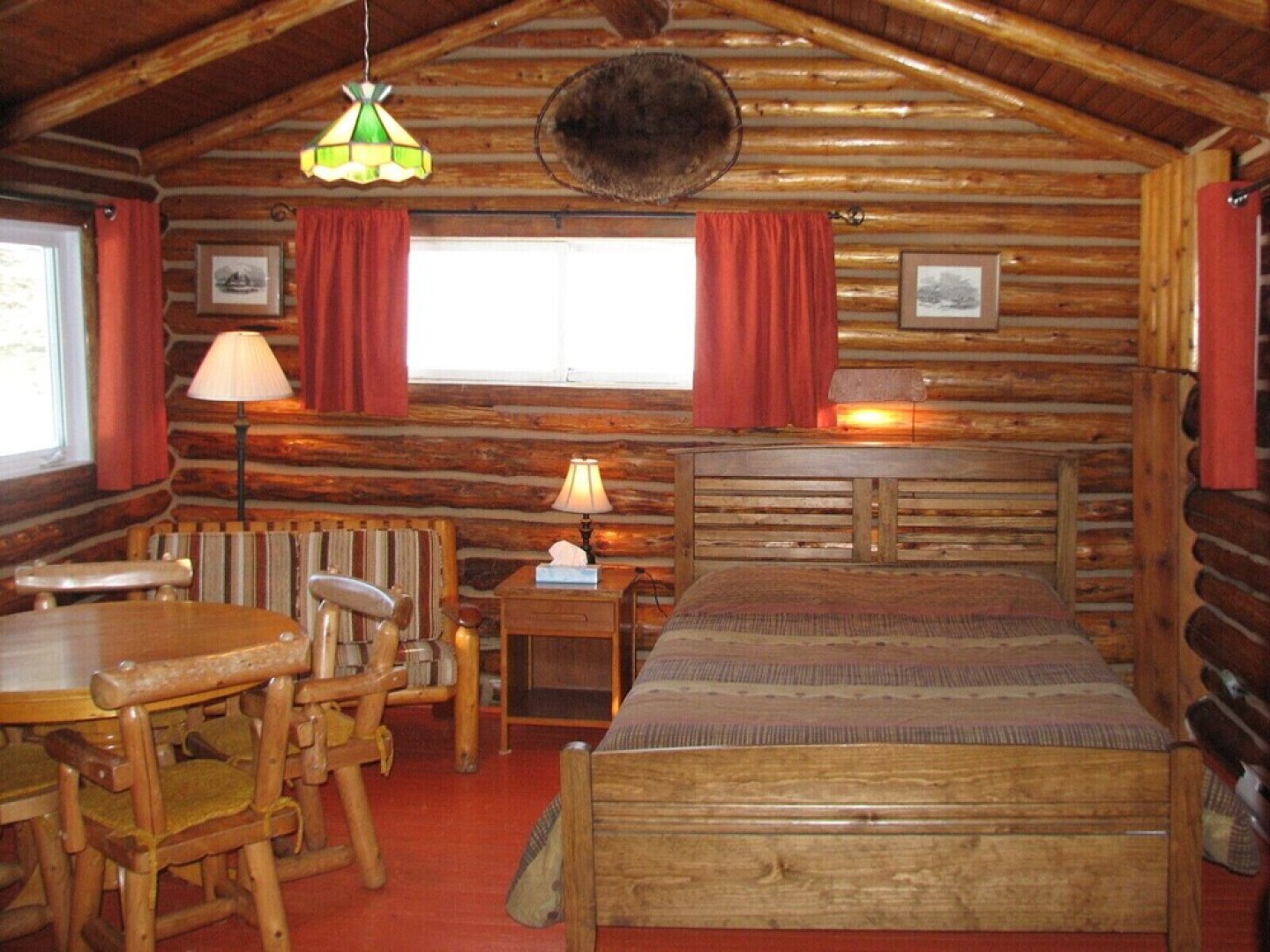 Kan-à-Mouche Pourvoirie Auberge et Chalets