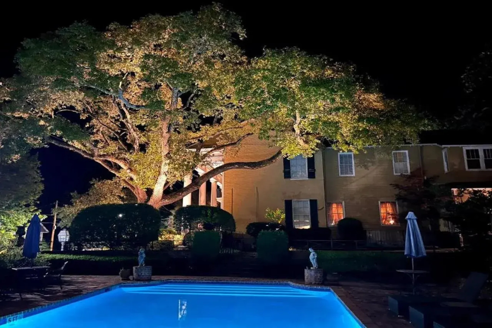 Anchuca Historic Mansion & Inn