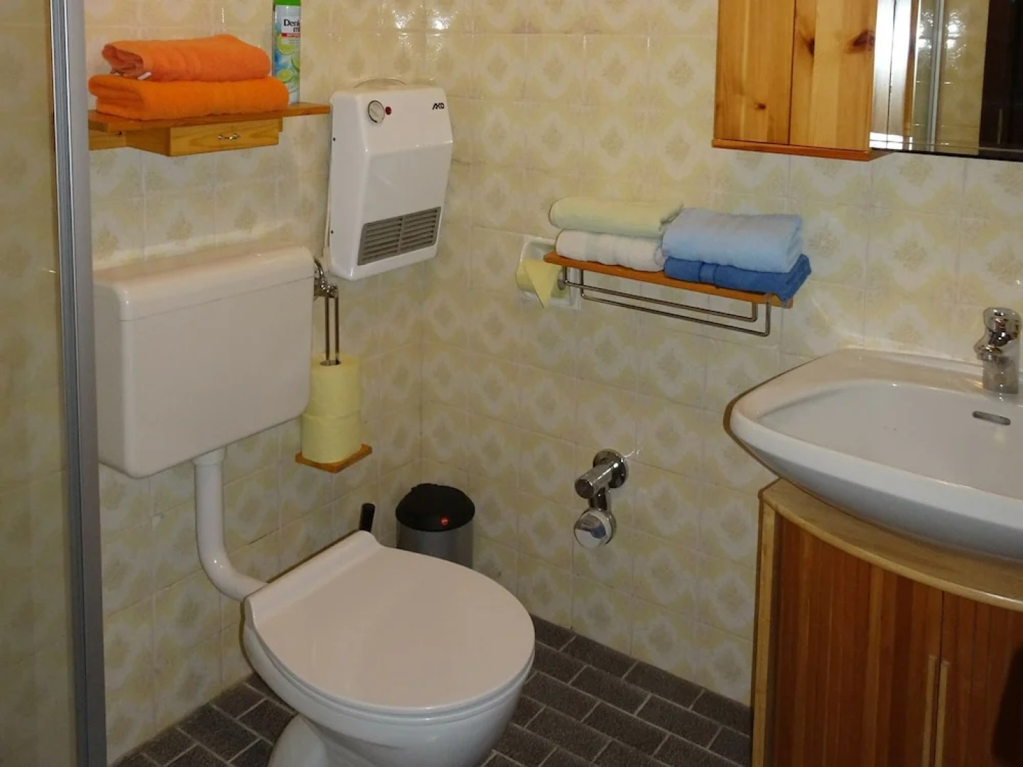 Appartment With Views to the Milstättersee and Pool in Summer